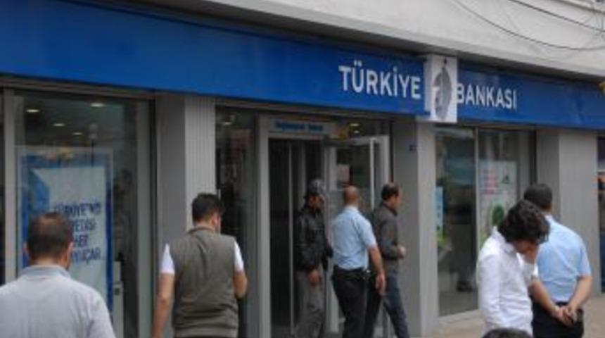 Ağrı'da bankaya ses bombası atıldı