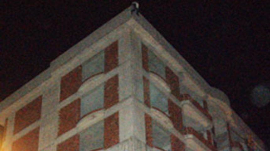 Eşi terk etti, intihara kalkıştı