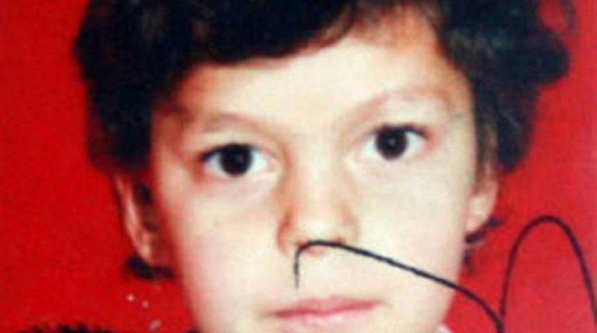 İki kız &ccedil;ocuğu motorla kamyonun altına girdi