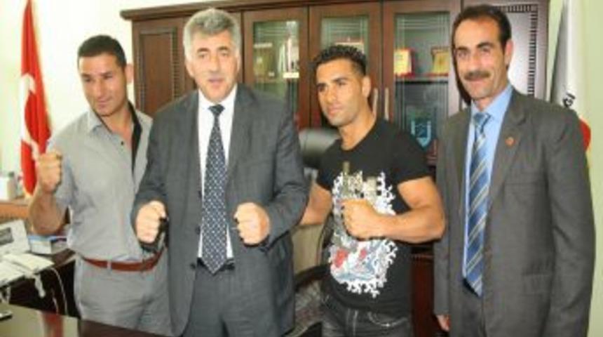 Karslı Kickbokscular: Kafkas D&ouml;v&uuml;ş Arenası 2'yi Kars'ta yapalım