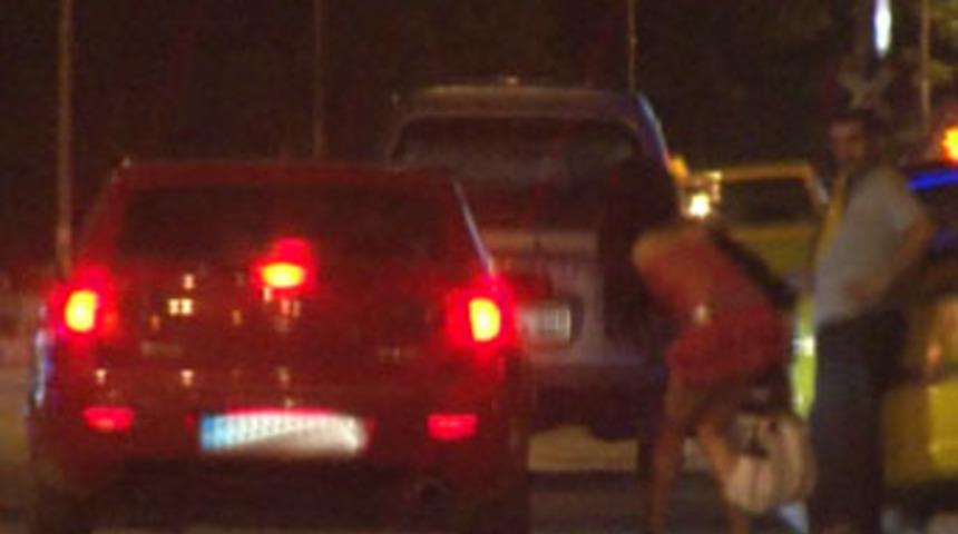 Şehrin g&ouml;beğinde fuhuş pazarlığı