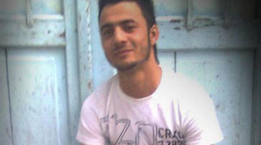 Balkonda oturan gen&ccedil; pompalı ile &ouml;ld&uuml;r&uuml;ld&uuml;