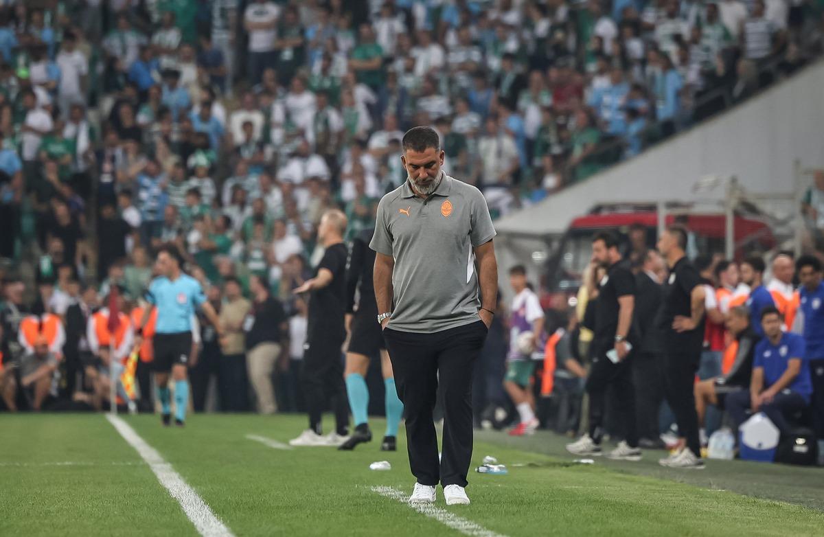 Shakhtar da Arda Turan çıldırdı! Spiker kahkahalara boğuldu 4
