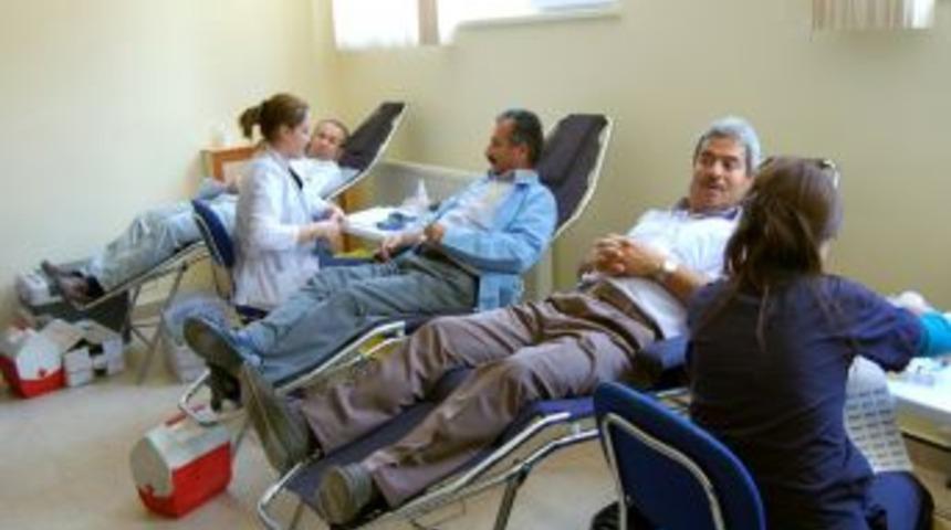 Tarım personeli kan bağışı yaptı