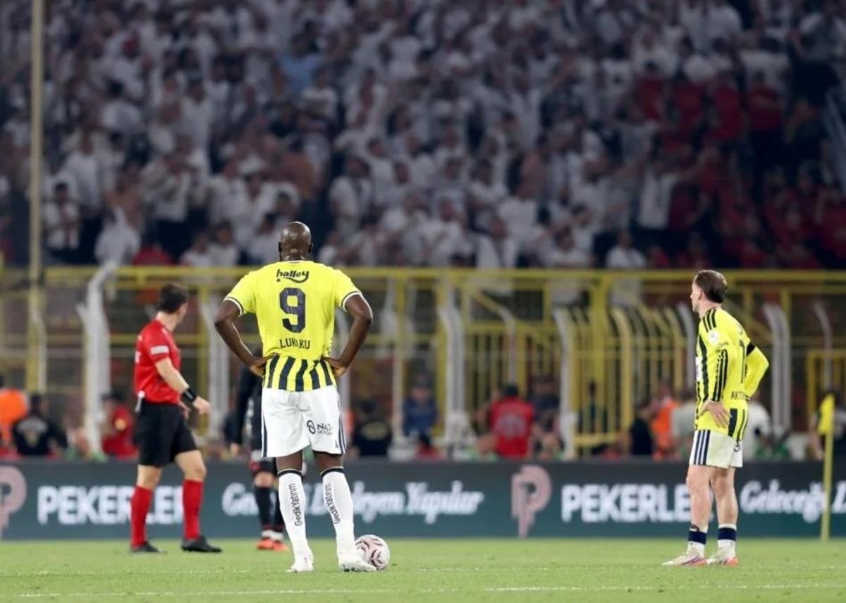 Fenerbahçe de İsmail Kartal dan Roma maçında radikal değişiklik! Neşteri vurdu 4