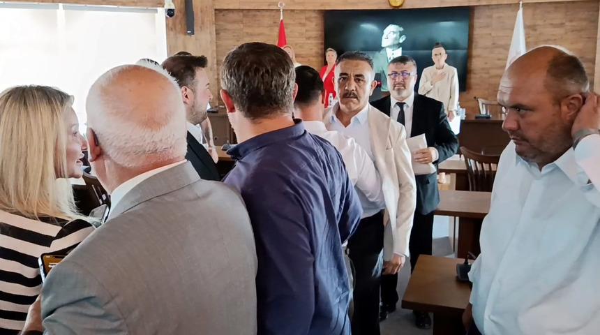 Edirne Belediyesi Meclisi toplantısında tokat krizi!