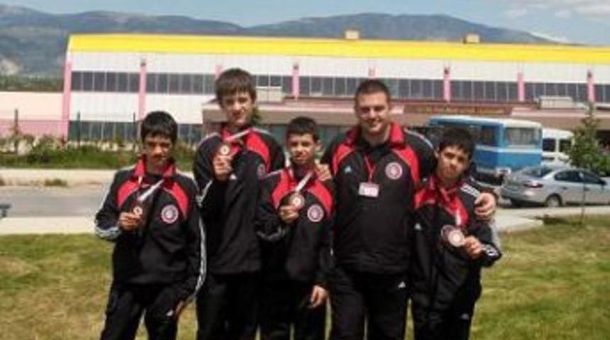 &Uuml;lkemizi temsil edecekler