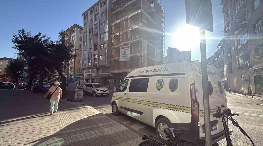 Eskişehir&rsquo;de 58 yaşındaki kadın evinde &ouml;l&uuml; bulundu