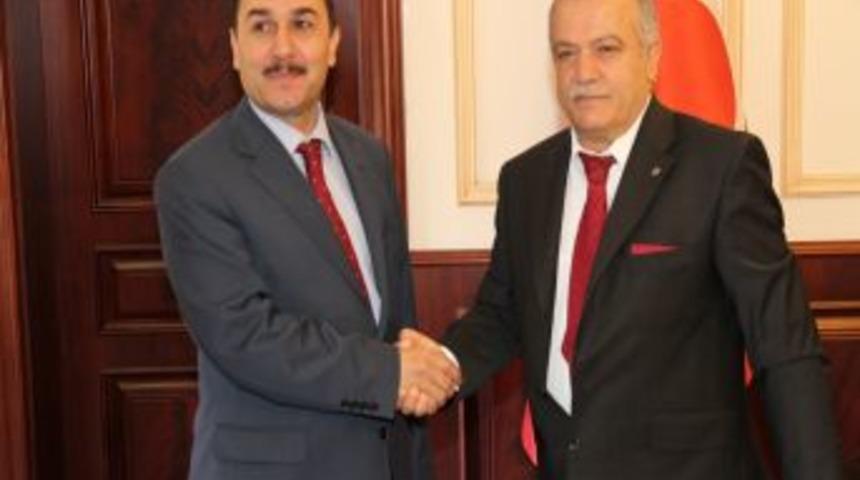 Vali Şentürk’e başarı belgesi