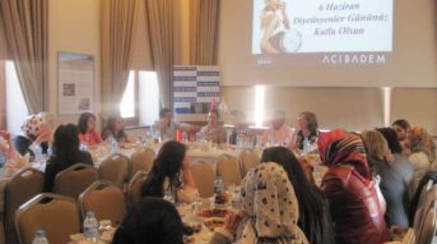 Diyetisyenler G&uuml;n&uuml; Acıbadem Kayseri Hastanesi&rsquo;nde kutlandı