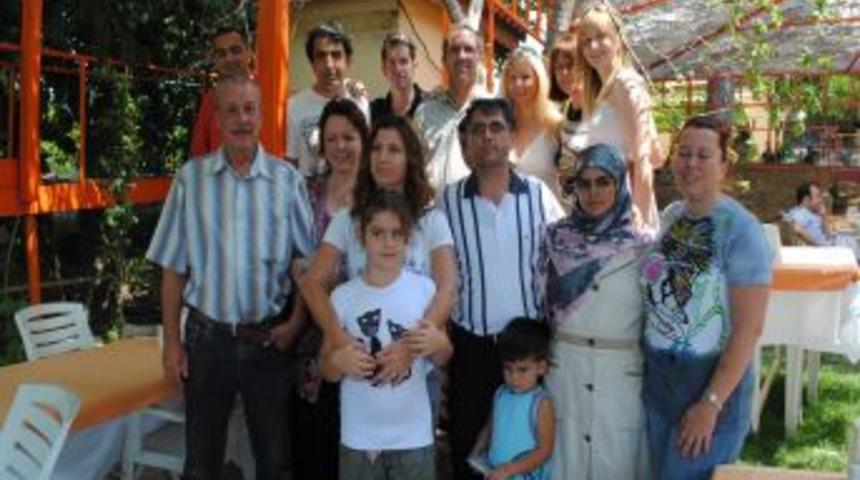 T&uuml;rk, Alman, Hollanda ve İngiliz dostluğu kahvaltıda pekişti