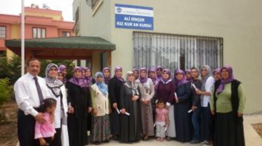 Başarılı kursiyerler belge aldı