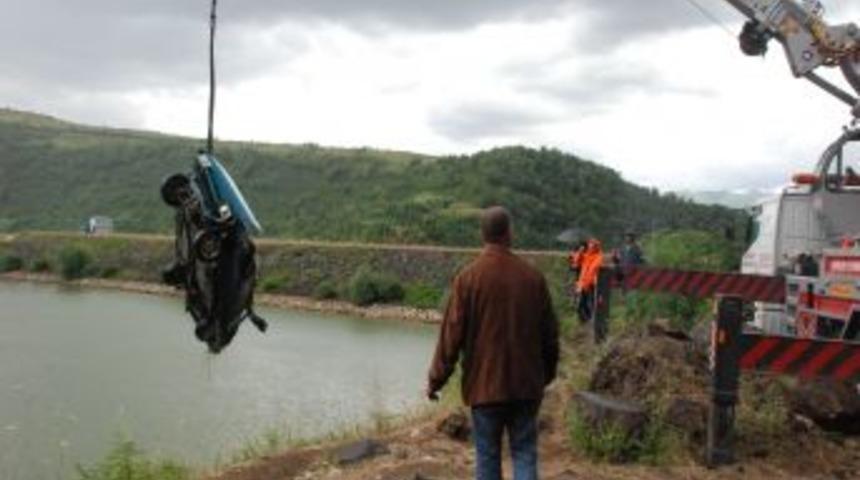 Yeni aldığı otomobili mezarı oldu (2)