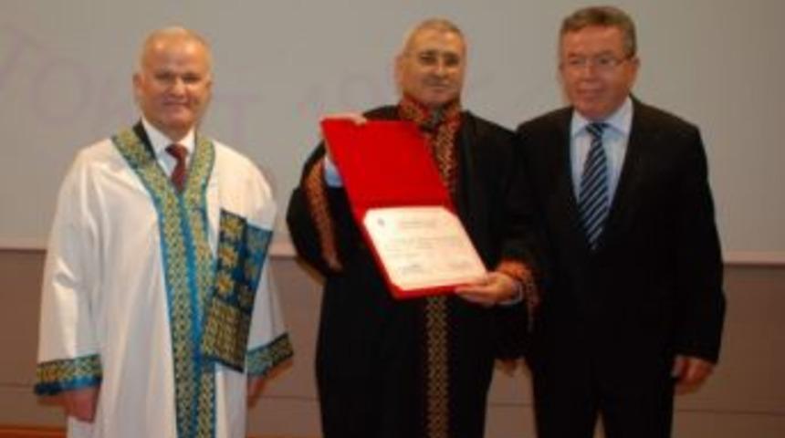 Merkez Bankası eski başkanına fahri doktora