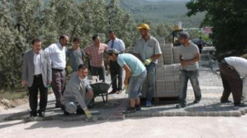 Umurbey yoluna parke taşı d&ouml;şeniyor