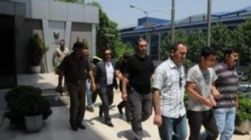 Bursa'da ara&ccedil; kiralayanın kabusu oldular