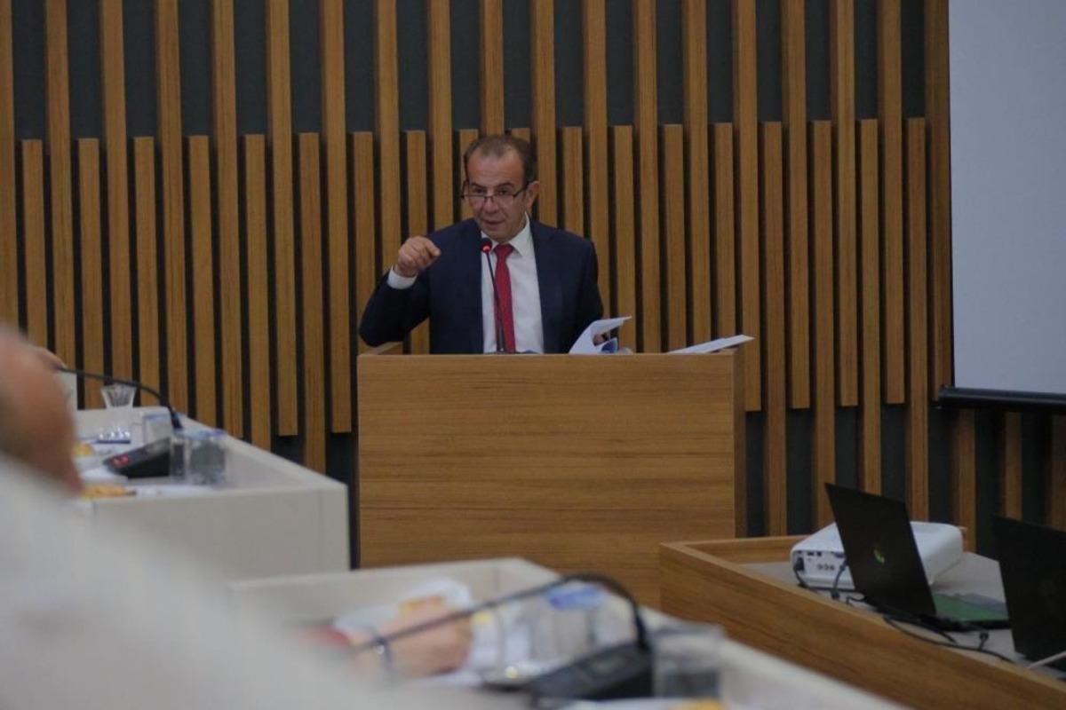 Bolu da ‘rüşvet soruşturmasında beyan veren Tanju Özcan fenalaşarak bayıldı: "Böyle bir duruma düşmek istemiyorum ama..." 1