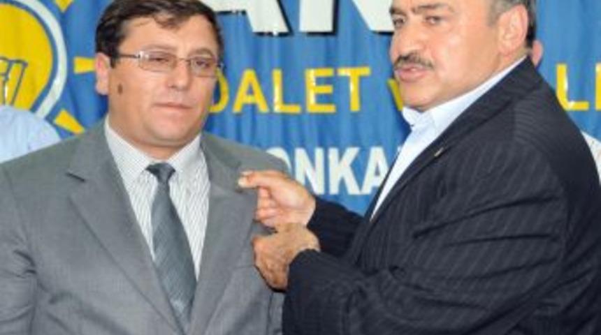 CHP'li belediye başkanı ve meclis &uuml;yeleri AK Parti'ye ge&ccedil;ti