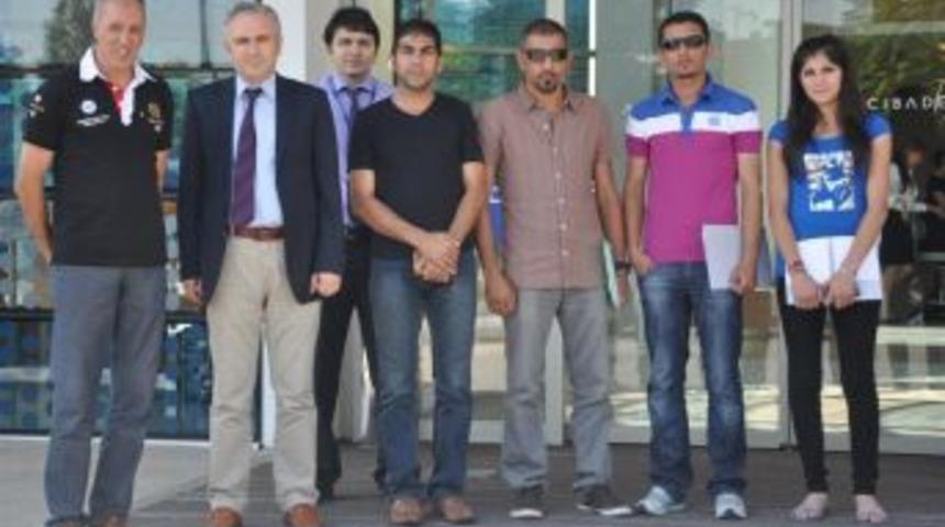 Iraklı milli atletten hastane ziyareti