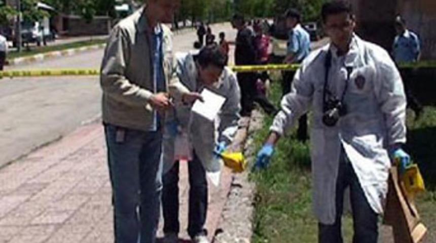 Tabancayla &ouml;ld&uuml;r&uuml;ld&uuml;