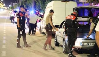 Aksaray'da ara&ccedil; ve şahıslar didik didik aranıyor