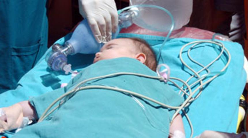 Arabada unutulan nisa bebek öldü