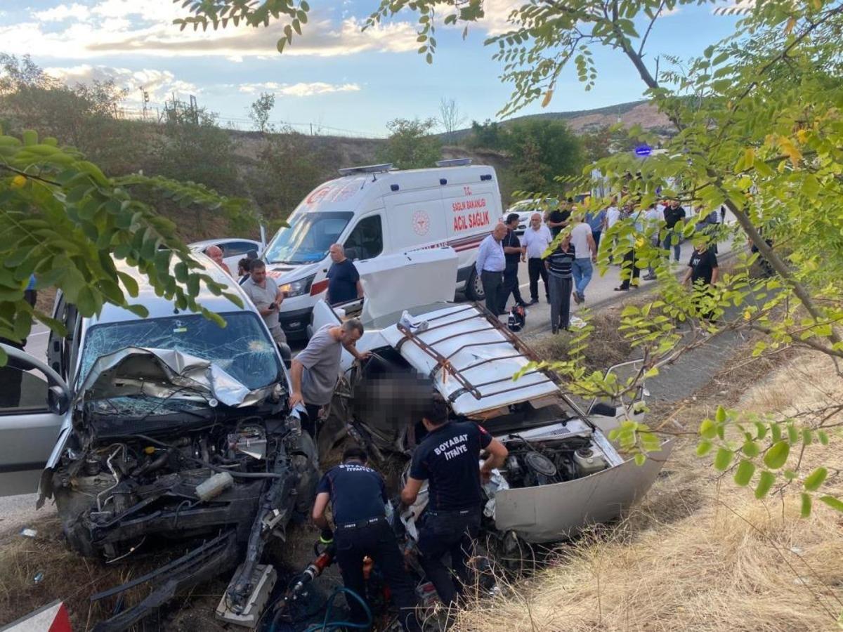 Sinop ta meydana gelen trafik kazasında 1 kişi &ouml;ld&uuml; 5 kişi yaralandı 2