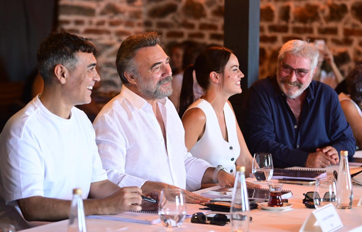 Hamal dizisi oyuncuları buluştu! Hamal konusu merak edildi 3