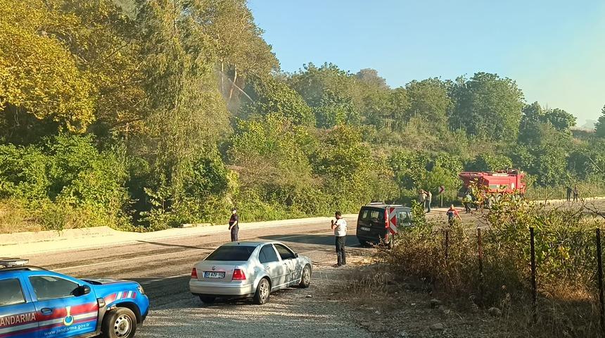 Adana'nın Kozan il&ccedil;esinde iki noktada &ccedil;ıkan orman yangınlarına m&uuml;dahale ediliyor