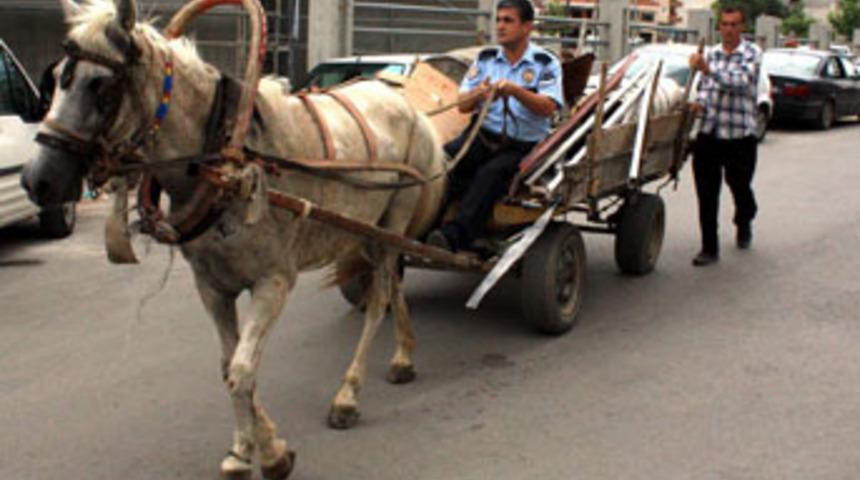 Polis at arabası kullanırsa