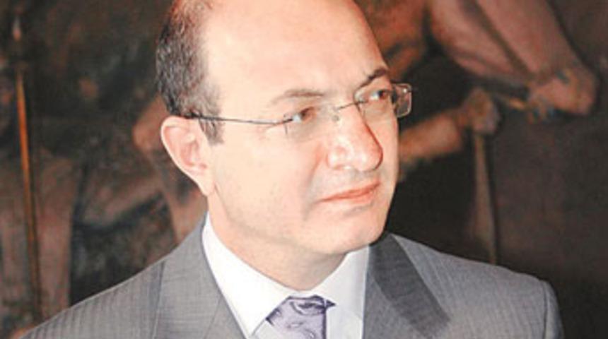 Cihaner hakkında haber yazanlara darp