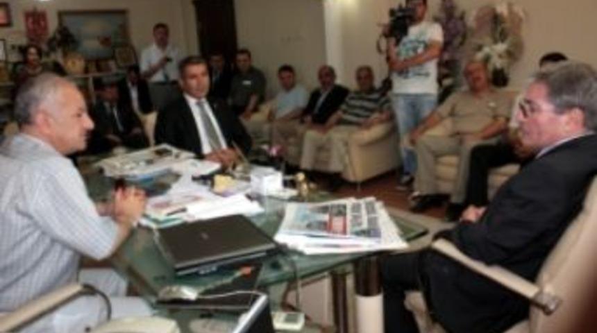 Hilal karta esnaf &ouml;rg&uuml;t&uuml;nden &ouml;vg&uuml;