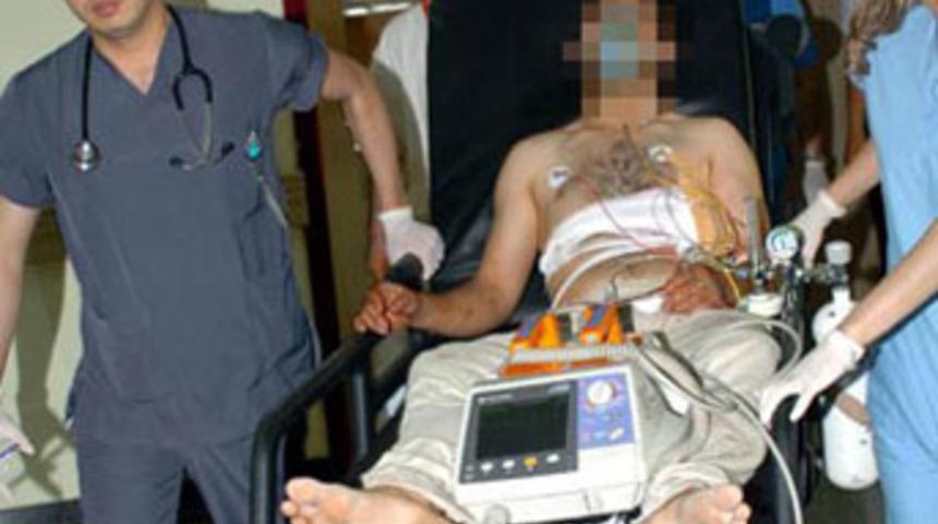 Eşinin sevgilisini bıçakladı