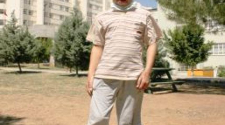 İhalesi yapılmadan bacağına takılan &lsquo;balon&rsquo; y&uuml;z&uuml;nden taburcu olamıyor