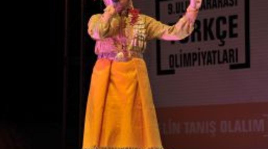 T&uuml;rk&ccedil;e sevdalısı &ccedil;ocuklar Antalyalılara unutulmaz bir gece yaşattı