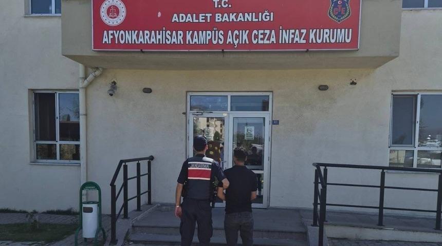 Aranan 35 kişiyi jandarma yakaladı