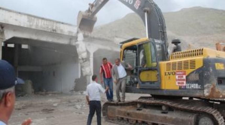 Başkan K&uuml;&ccedil;&uuml;k: Yeni hal binası kış mevsimine kadar tamamlanacak