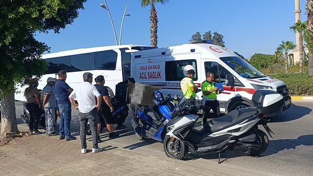 Manavgat’ta zincirleme kaza! Motosiklet sürücüleri yaralandı