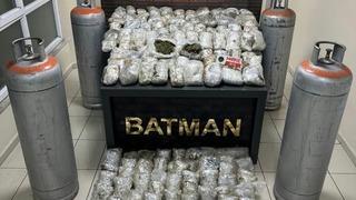 Batman’da sanayi tüplerine zulalanmış 87,5 kilo skunk ele geçirildi