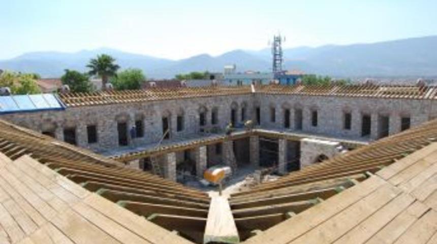 Çöllüoğlu Hanı restore ediliyor