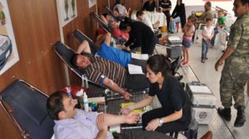 Kızılay, Posof&rsquo;ta 160 &uuml;nite kan topladı