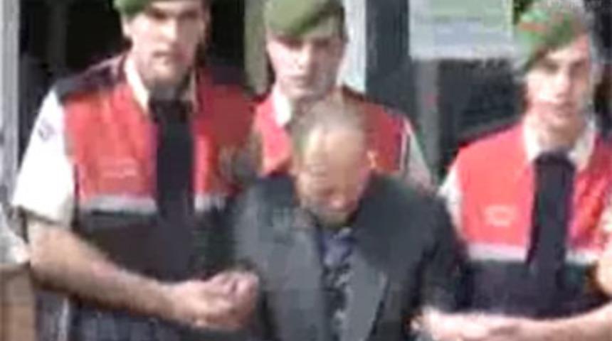 Sapık babaya 27 yıl hapis