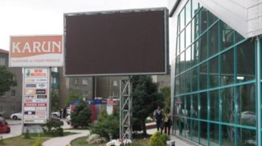 Uşak'ın en b&uuml;y&uuml;k ekranı