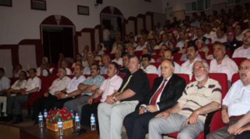 Prof.Dr. M&uuml;mtaz'er T&uuml;rk&ouml;ne