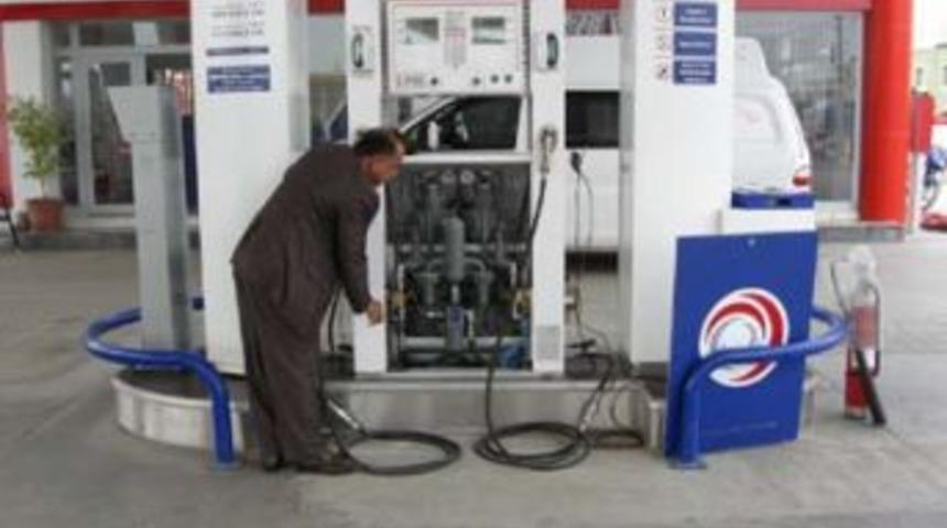 Mersin'de ara&ccedil;lar otoparklara &ccedil;ekildi