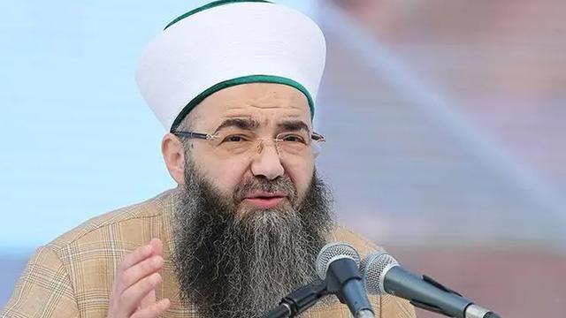 C&uuml;bbeli Ahmet'ten 'g&ouml;r&uuml;nt&uuml;l&uuml; arama' &ccedil;ıkışı: "İslam'a g&ouml;re de caiz değildir"