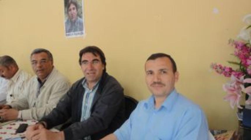 İzmitli yazar kitaplarını imzaladı