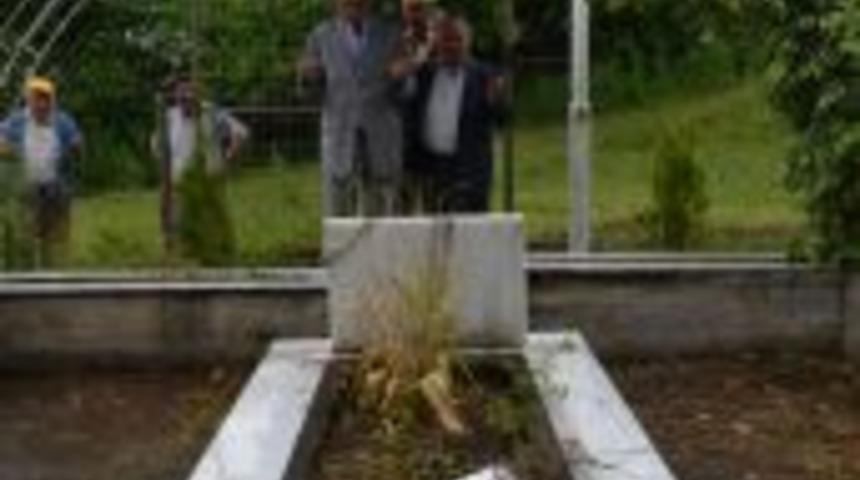 Şehit Mezarına Kaymakam Sahip &ccedil;ıktı