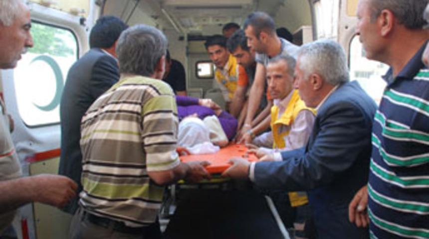 D&uuml;ğ&uuml;n konvoyunda kaza: 13 yaralı