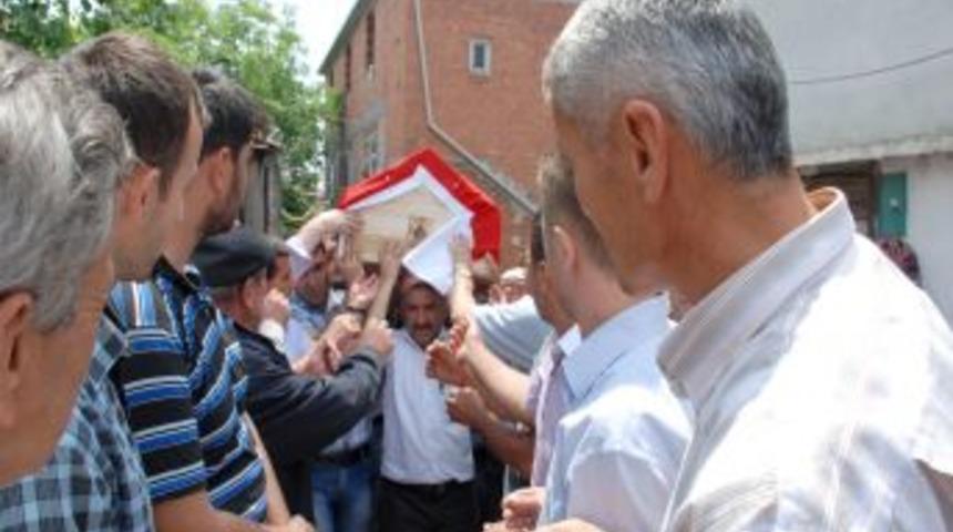 Polis memuru g&ouml;zyaşları arasında uğurlandı